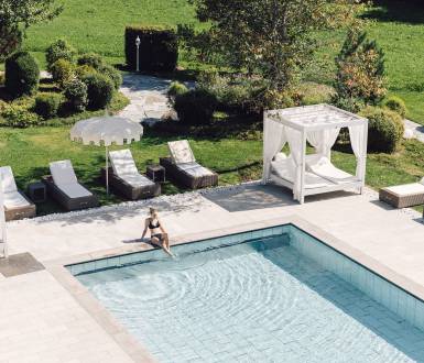 OFFERS FOR A GLITTERING SUMMER HOLIDAY
