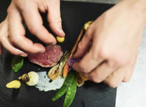 The natural cuisine in the Naturhotel Waldklause symbolic picture