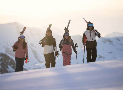 Skigenuss und Schneeabenteuer der Superlative Symbolfoto