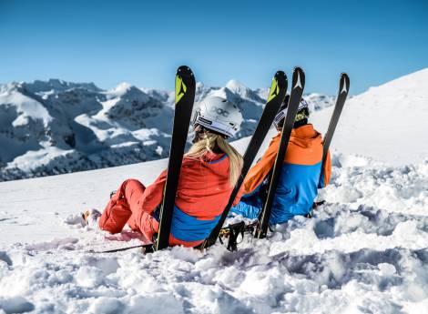 Skigenuss und Schneeabenteuer der Superlative Symbolfoto