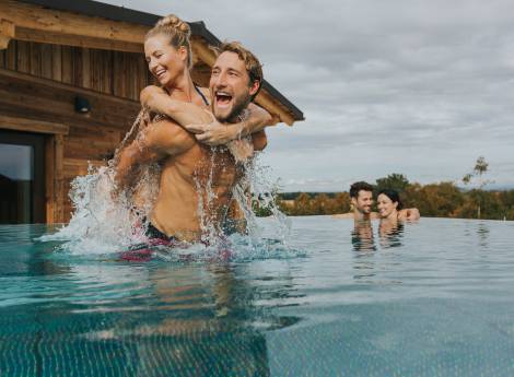 Goldene Auszeit: Wellnessurlaub im Herbst Symbolfoto